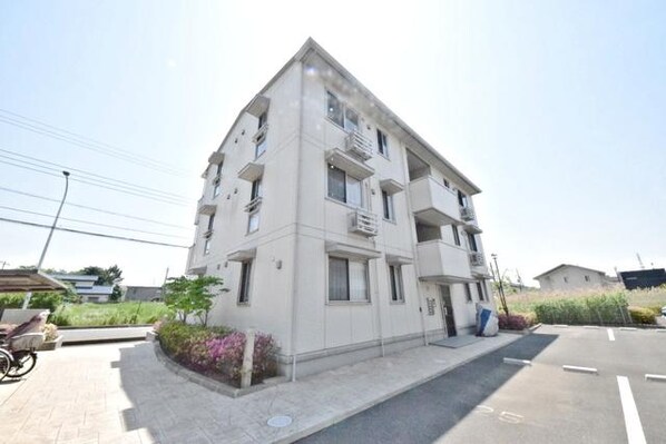 クロシェット Bの物件外観写真